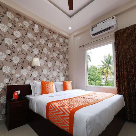 Hotel Oyo 6728 Almas Residency Kochi Exterior foto