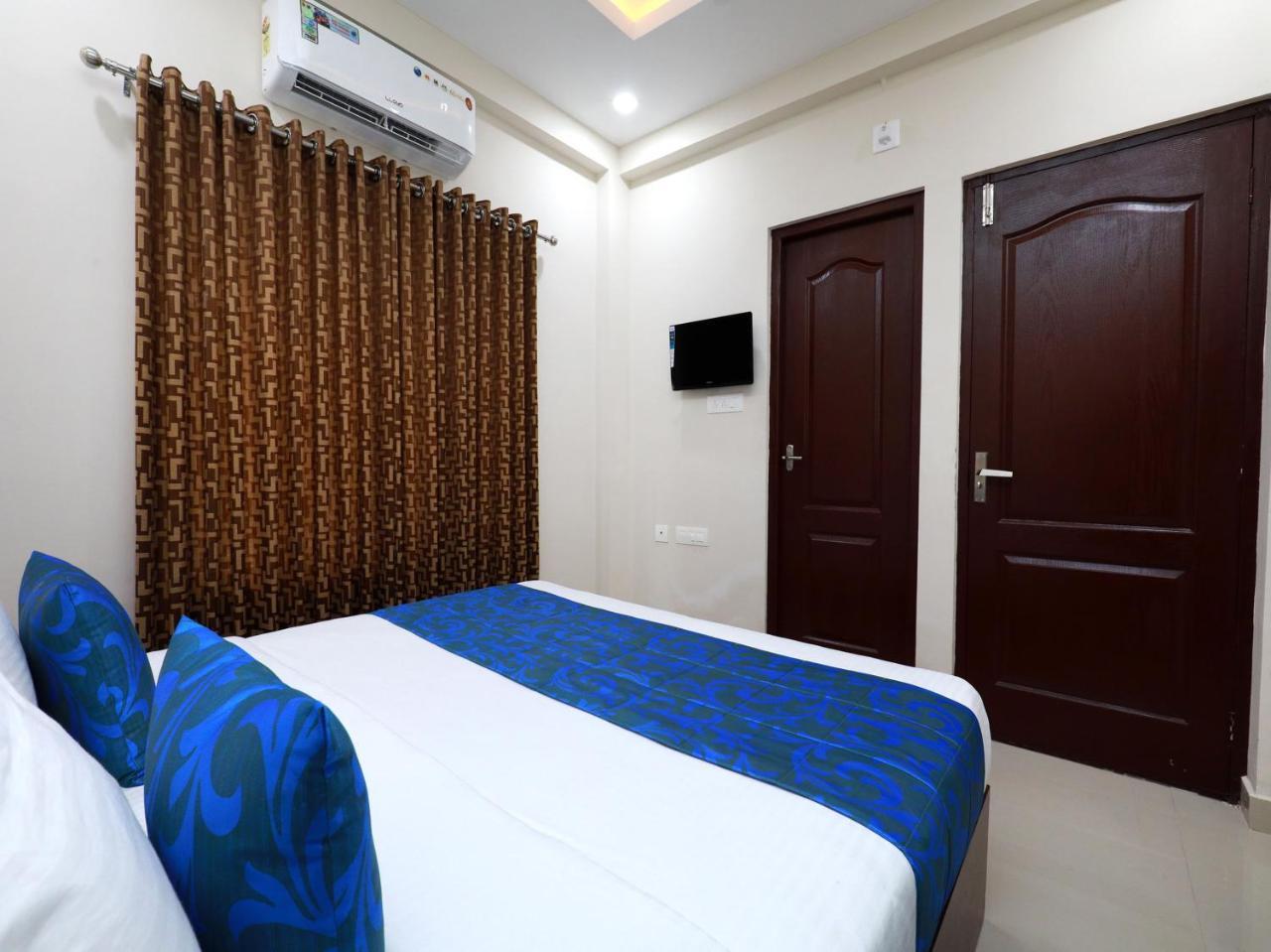 Hotel Oyo 6728 Almas Residency Kochi Exterior foto