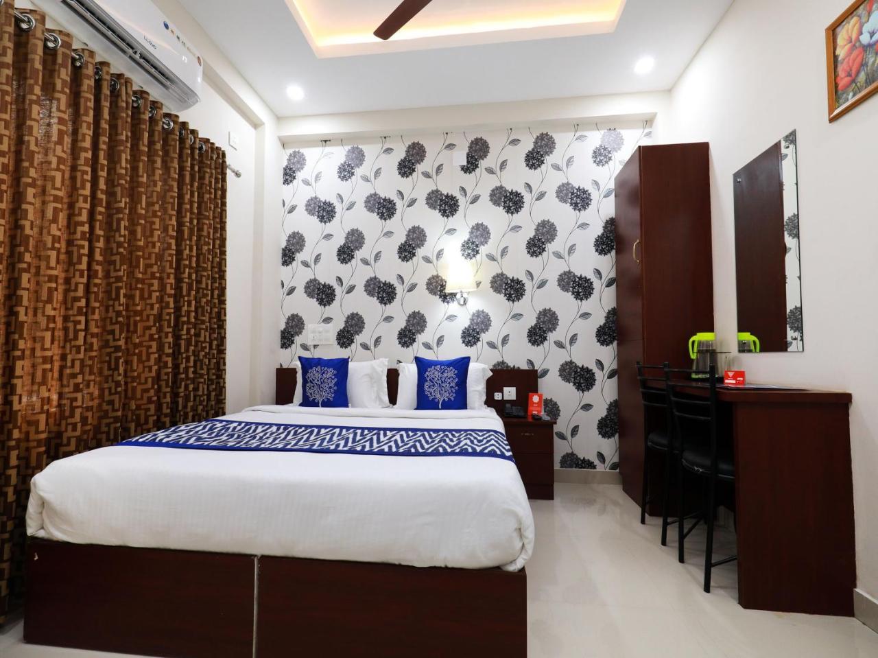 Hotel Oyo 6728 Almas Residency Kochi Exterior foto
