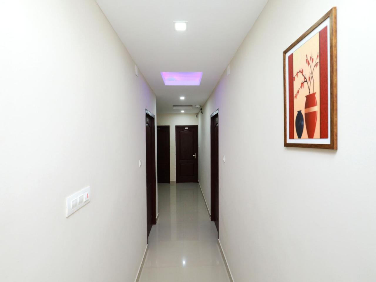 Hotel Oyo 6728 Almas Residency Kochi Exterior foto