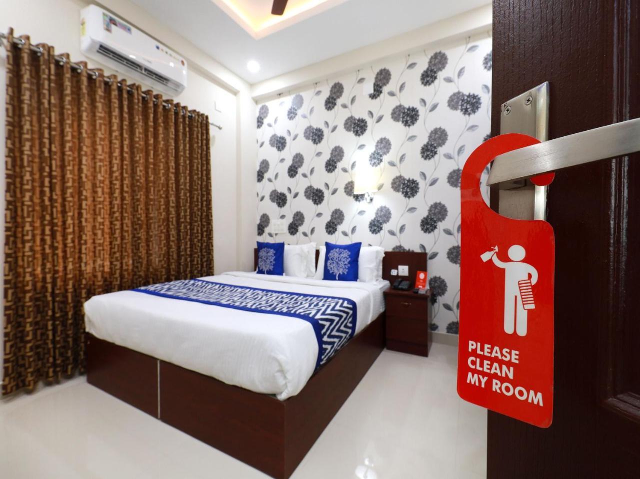 Hotel Oyo 6728 Almas Residency Kochi Exterior foto