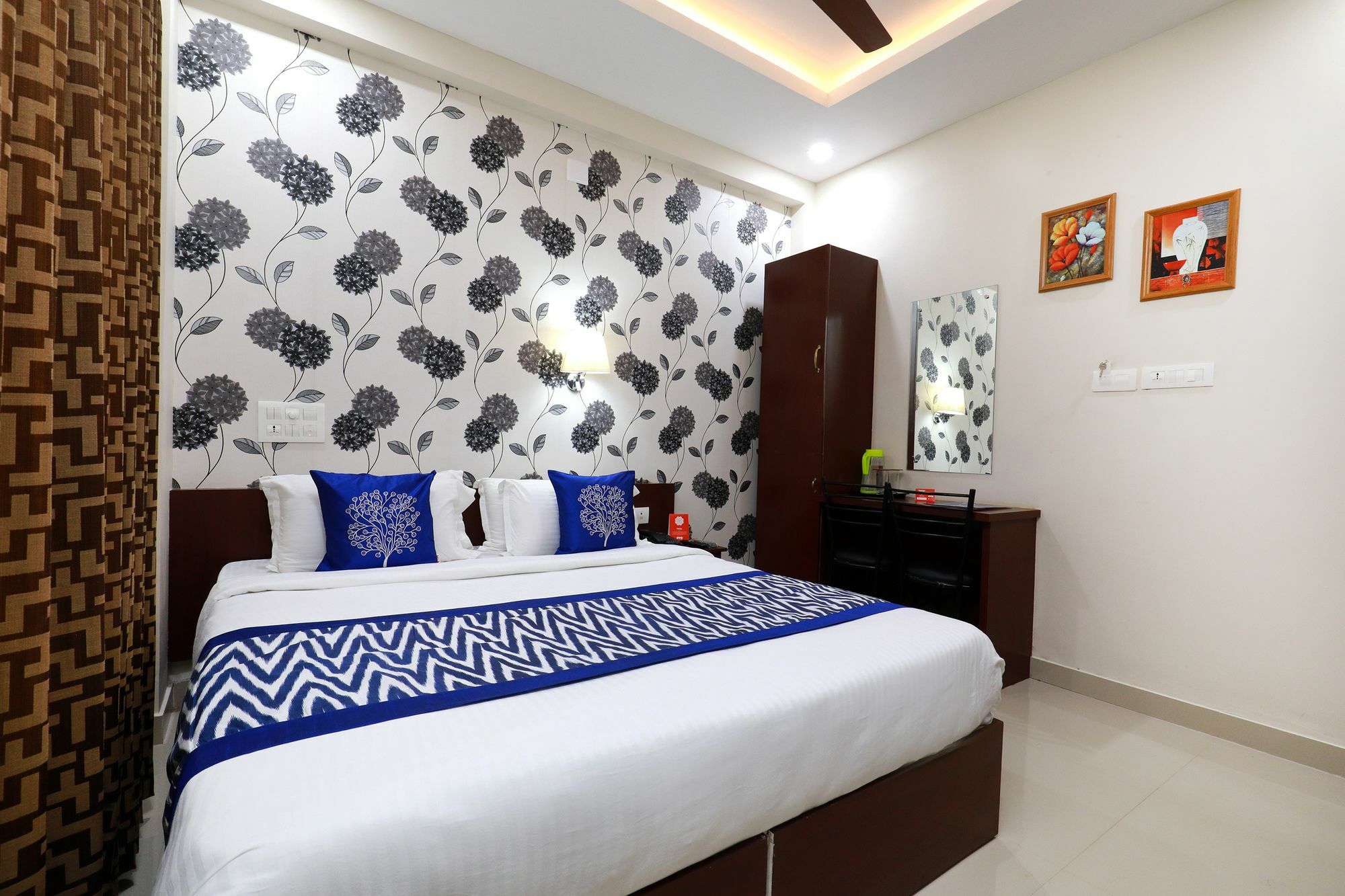 Hotel Oyo 6728 Almas Residency Kochi Exterior foto